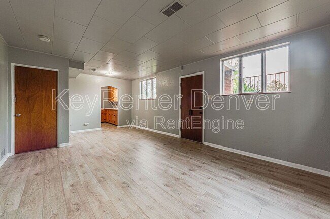 Foto del edificio - 2225 Ames St