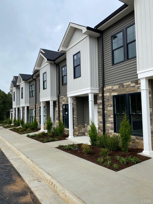 131 English Commons Dr, Lynchburg, VA 24501 Townhouse for Rent in Lynchburg, VA