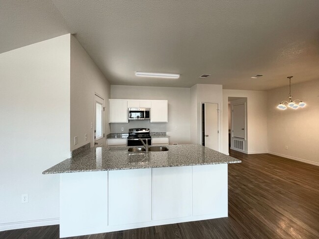 Foto del edificio - 1814 Clovis Dr