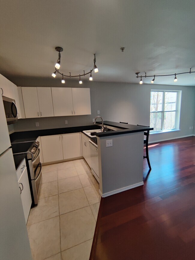 Kitchen pic 1 - 1323 Boren Ave