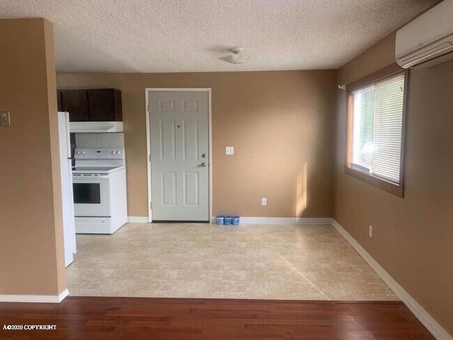 Building Photo - 2437 5th Ave