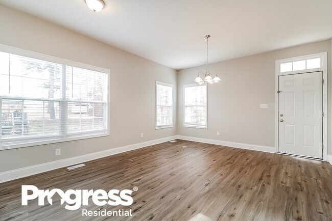 Building Photo - 1320 Ujamaa Dr