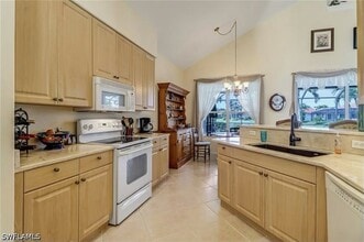 Building Photo - 1041 Jardin Dr