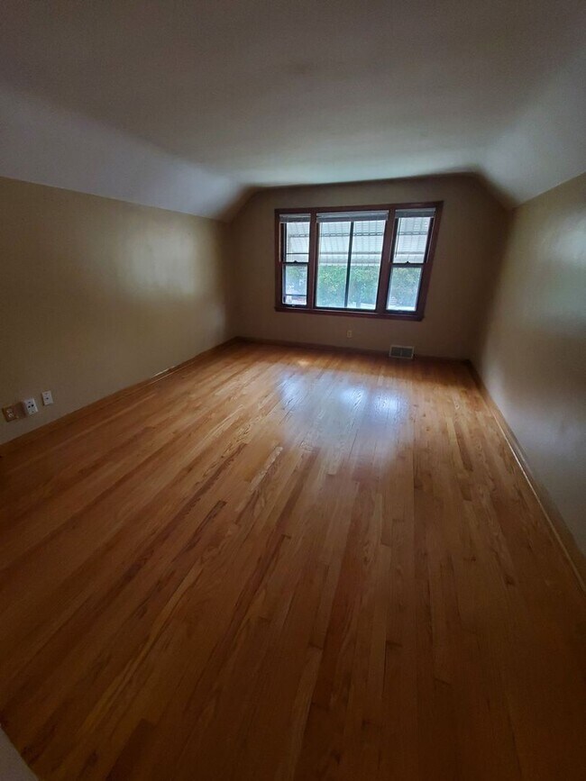 Foto del edificio - 3332/3334 S. Springfield Ave. (Duplex)