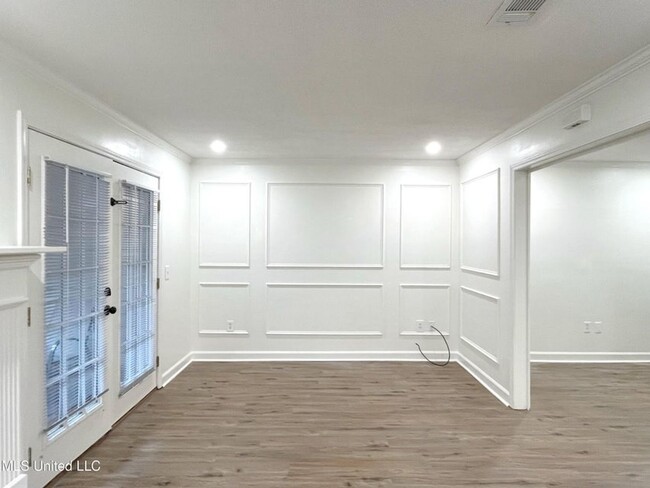 Building Photo - 1308 Roxbury Ct