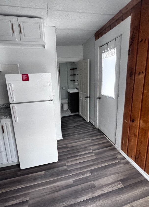 Railroad Street_12 - Railroad Street_12