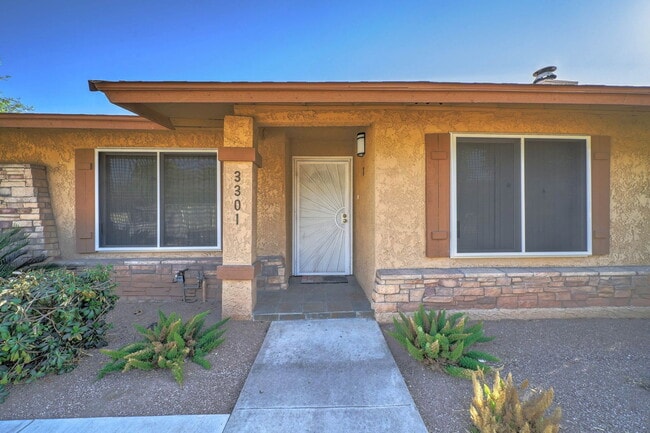 Building Photo - 3301 W Loma Ln