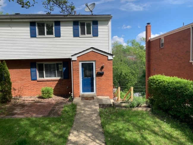 Building Photo - 1521 Dunluce Dr