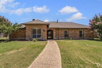 Building Photo - 808 Allison Dr