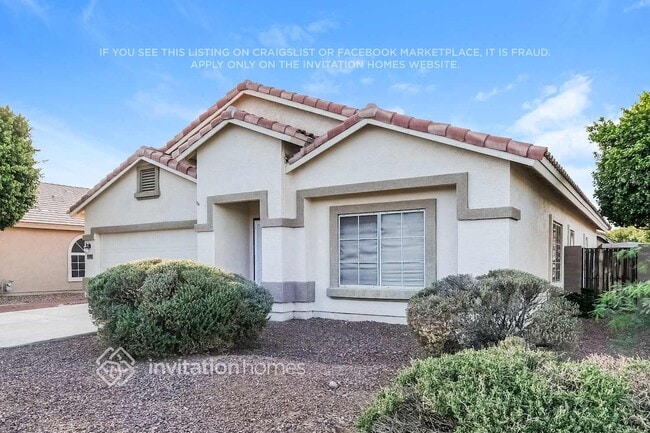 Building Photo - 15722 W Calavar Rd
