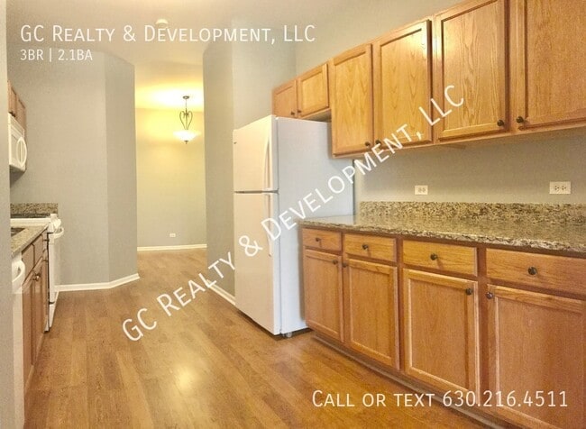 Building Photo - ***3 BDRM + LOFT / 2.5 BTHS / 2 CAR GARAGE...