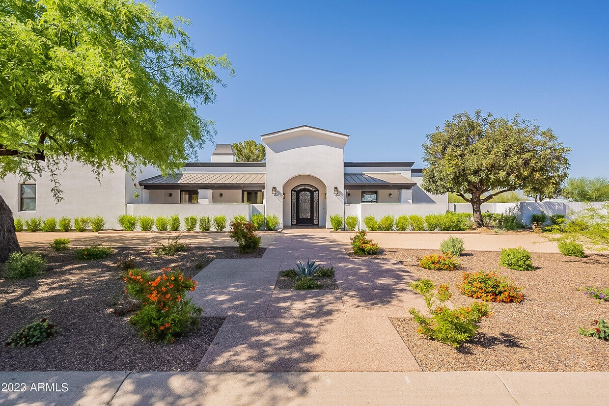 Foto principal - 6102 E Gold Dust Ave