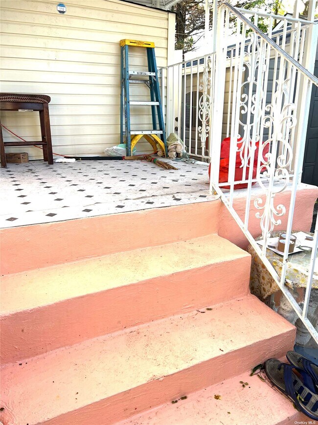 Building Photo - 97-30 75th St