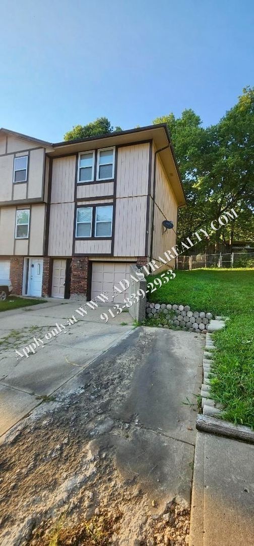 Foto del edificio - 2 Bed 1.5 Bath Townhome in Bonner Springs-...