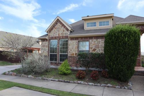 Building Photo - 1802 Sanderlain Ln