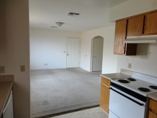 Building Photo - Beautiful 2 bed 2 bath!!! Great AJ location!