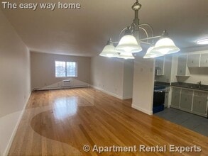 Building Photo - 474 Broadway