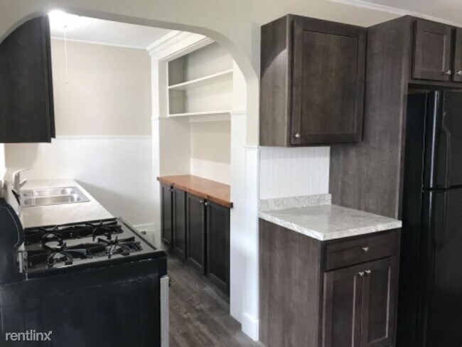 Building Photo - 2 br, 1 bath Apartment - 24 Brendan St