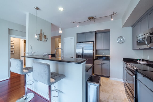 Kitchen - 7342 Oak Manor Dr