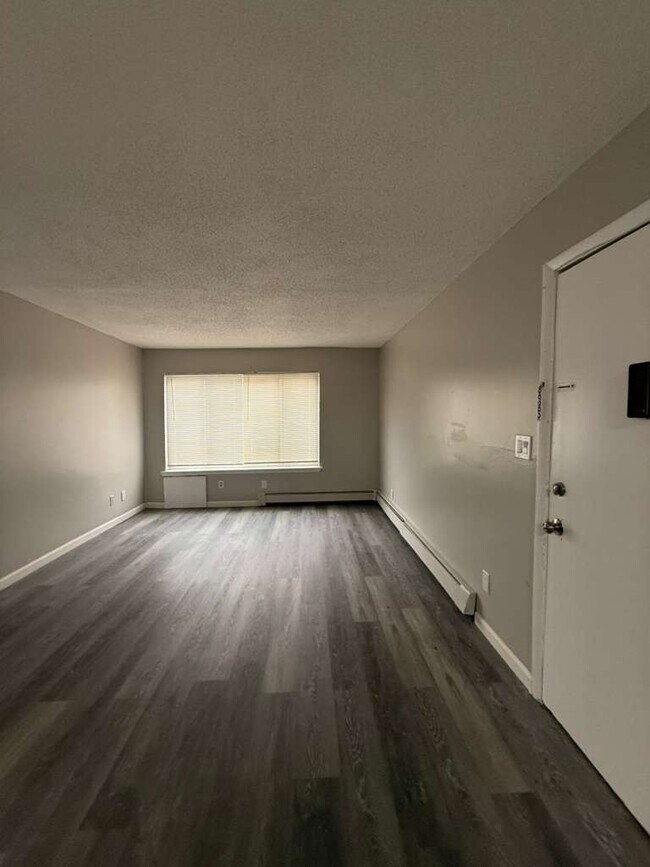 Foto del edificio - 16700 Lahser Rd
