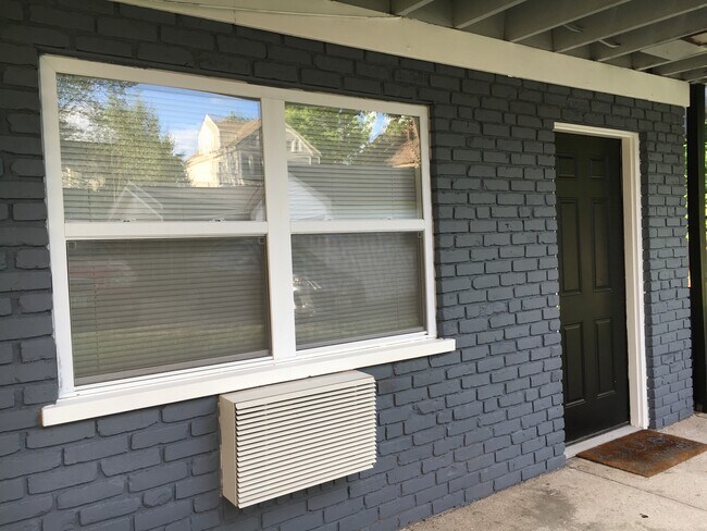 Foto del edificio - 3614 Edwards Rd