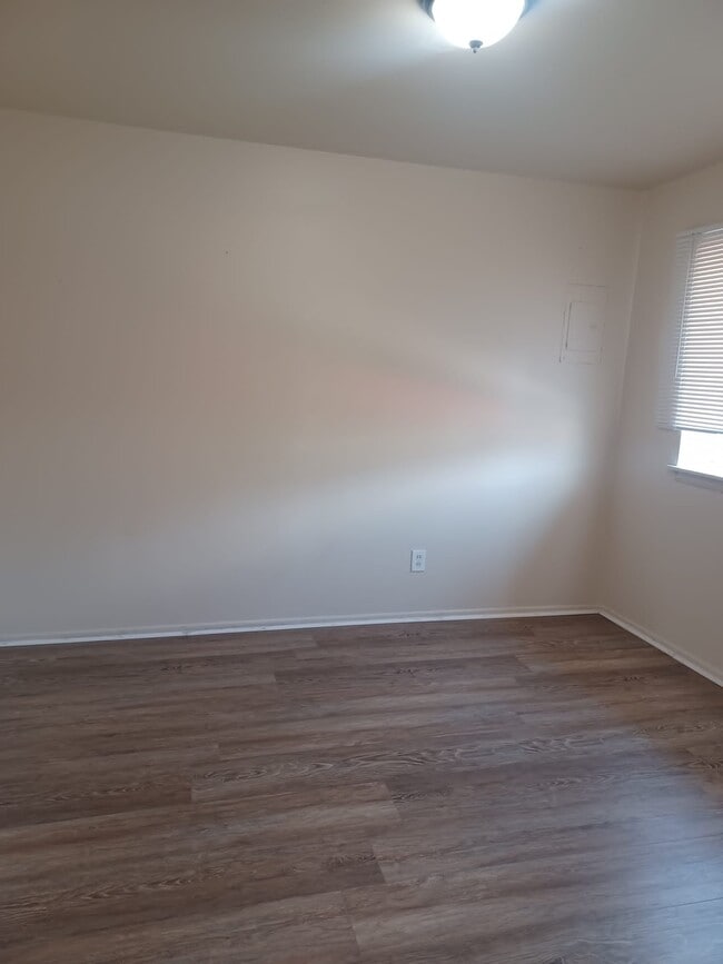 Building Photo - 2534 Telegraph Rd