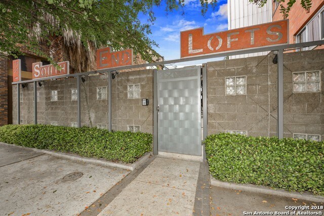Building Photo - 1331 S Flores St
