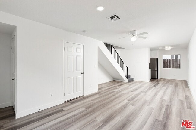 Building Photo - 6616 Sylmar Ave