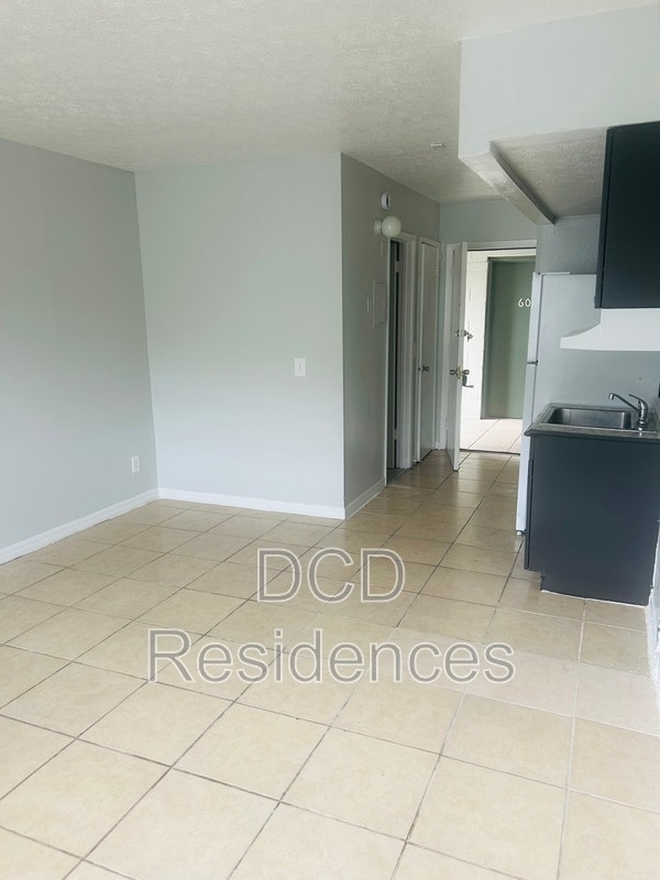 Foto del edificio - 4115 E Linebaugh Ave.