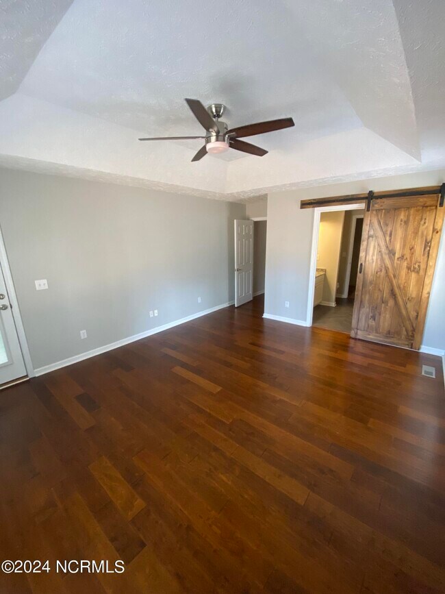 Foto del edificio - 4 Dogwood Pl