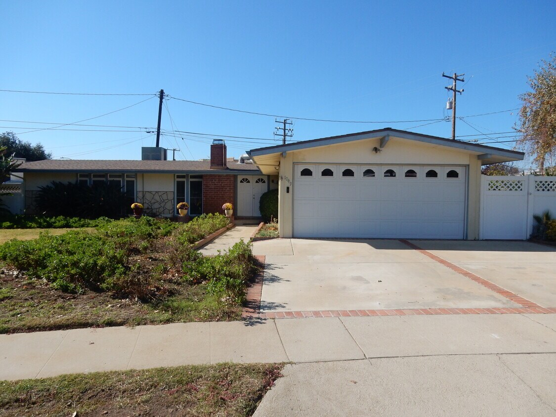 1049 N Macneil St, San Fernando, CA 91340 House Rental in San