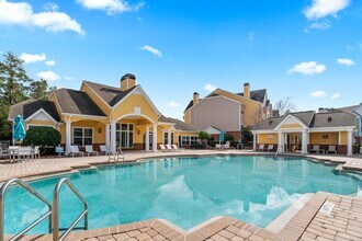 Building Photo - Oaks at Normandy Apartments