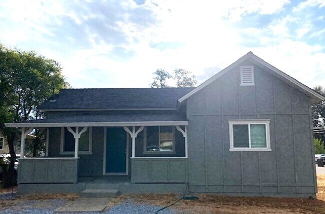 Building Photo - Charming and Fully Renovated!!!