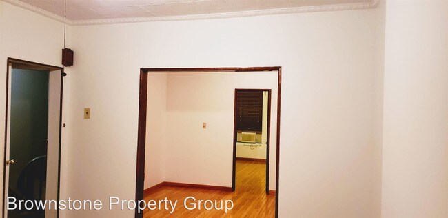 Building Photo - 27 3rd Pl