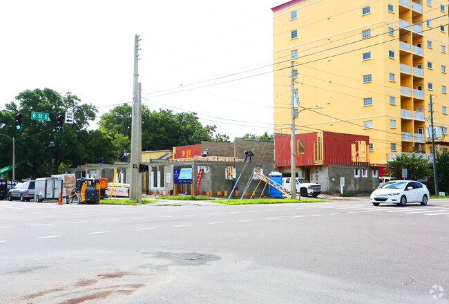 Building Photo - Tuxedo Townhomes