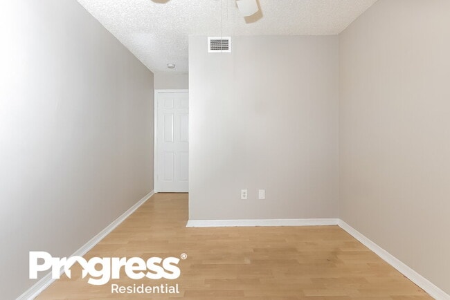 Building Photo - 200 Perry Ave