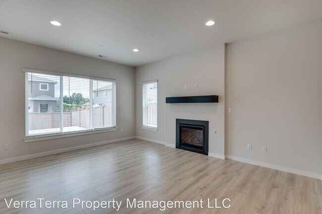 Foto del edificio - 4 br, 2.5 bath House - 4230 141st St SE #B