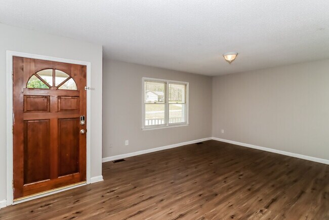 Building Photo - 200 Laurel Creek Dr