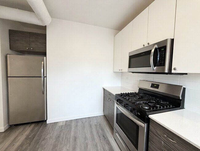Foto del edificio - 1704 W Glenlake Ave