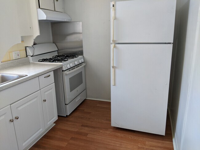 Foto del edificio - 5238 Wilkinson Ave