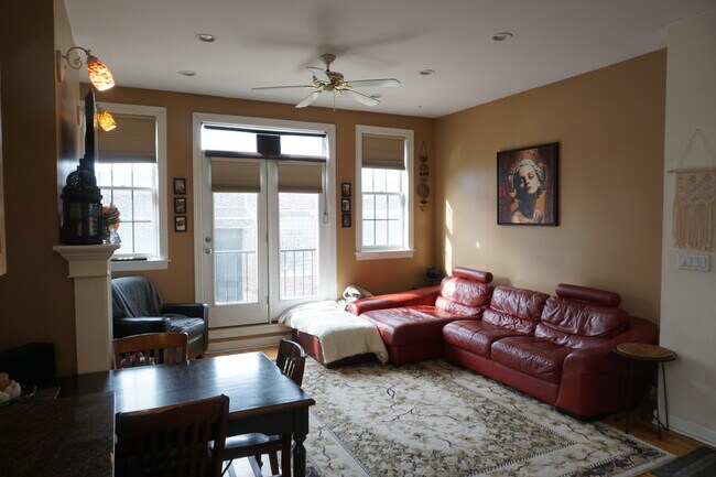 Building Photo - 509 N Hartland Ct