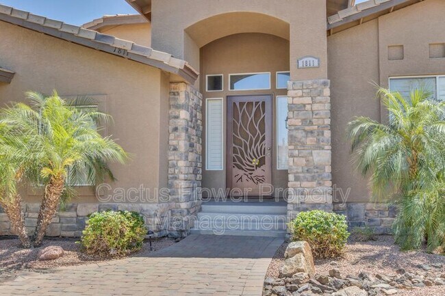 Foto del edificio - 1811 W Maplewood Pl