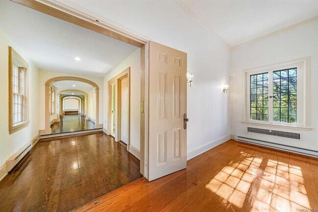 Foto del edificio - 100 Willow Lake Dr