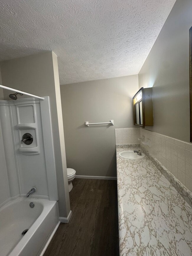 Foto del edificio - 6972-6996-6996 Joseph Dr