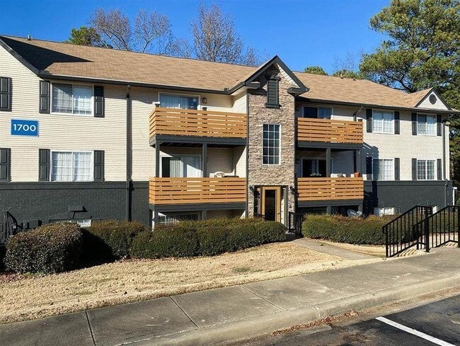 Building Photo - Latitude at Riverchase