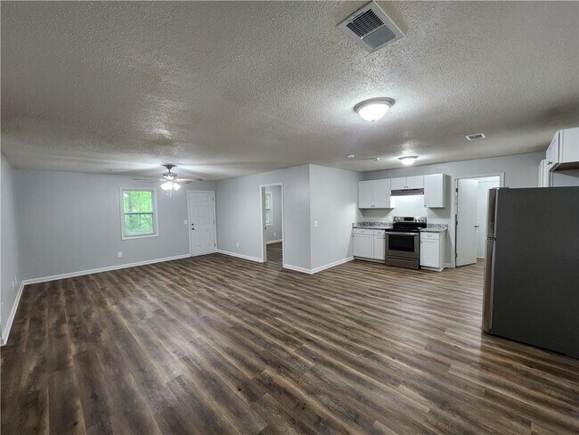 Foto del edificio - 723 W Creek Cir