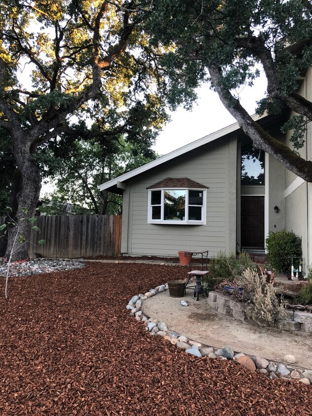 Primary Photo - 5613 Glencrest Ln