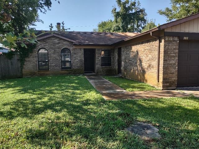 Foto principal - 202 Royal Field Dr