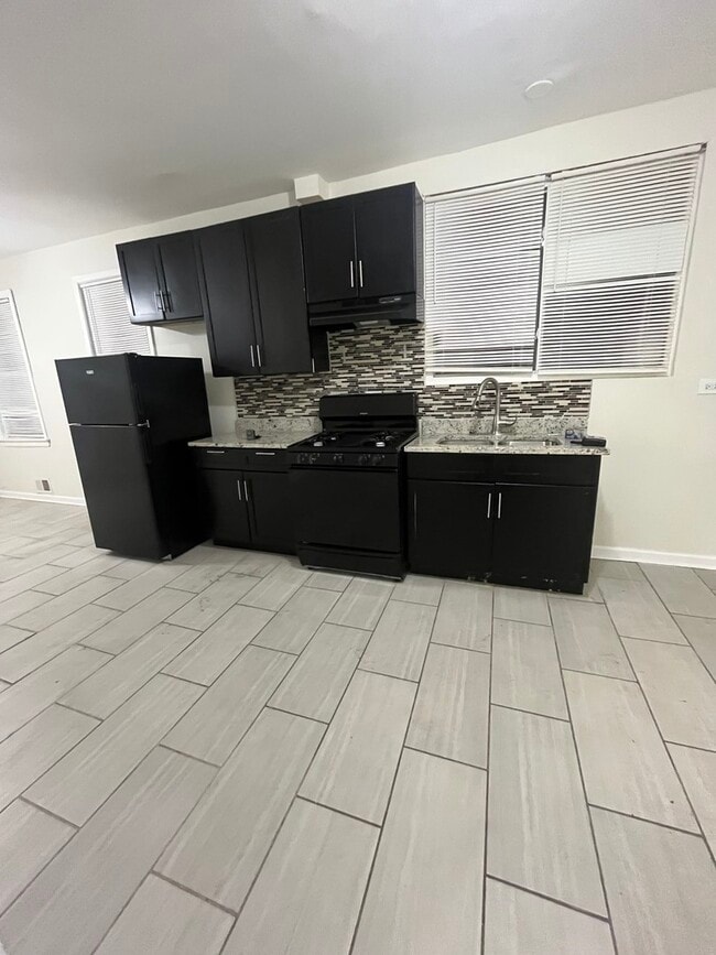 Foto del edificio - 8253 S Brandon Ave