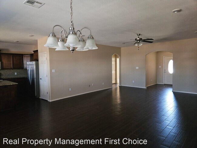 Building Photo - 3 br, 2 bath House - 525 Ridge Point